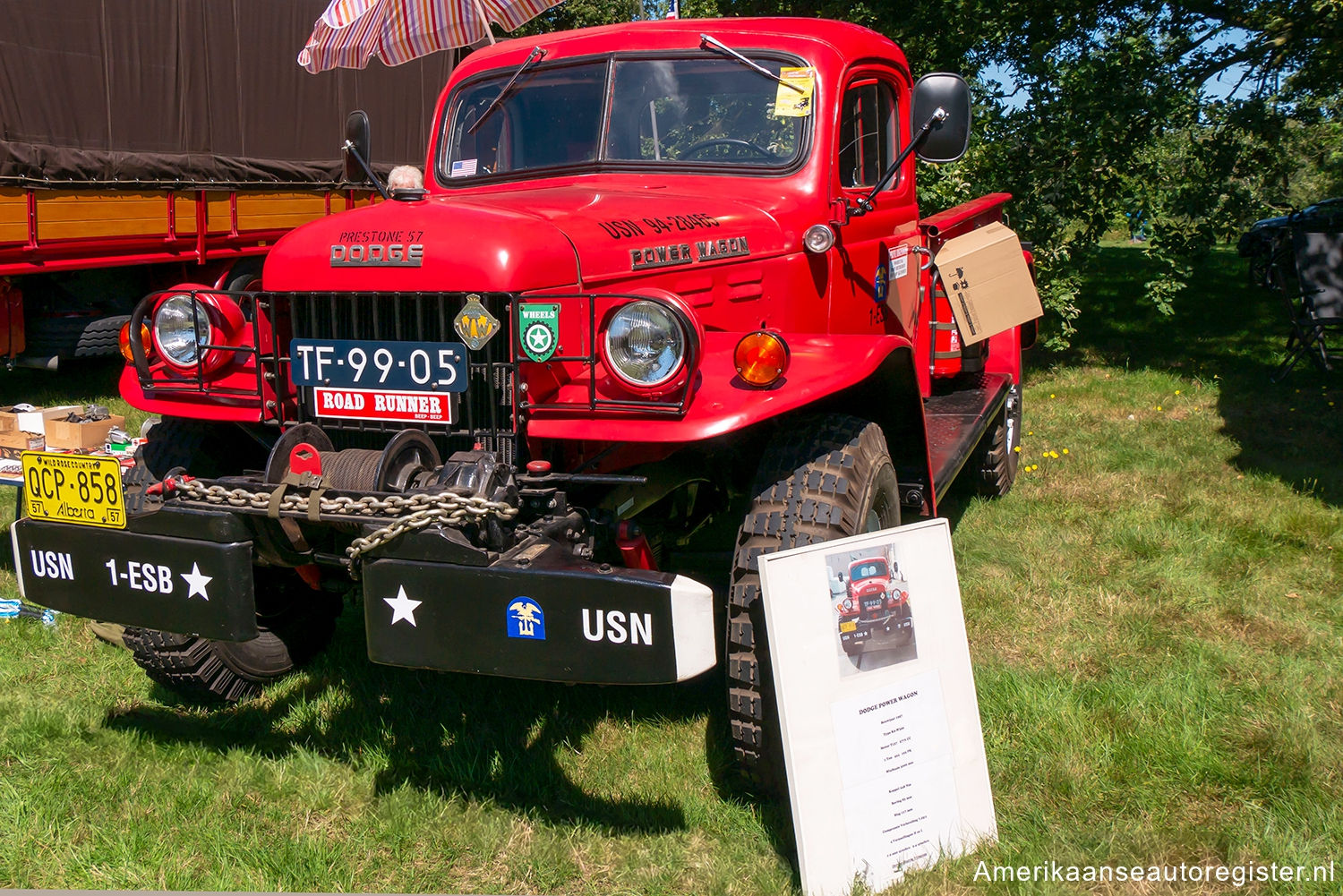 Vrachtwagens Dodge Power Wagon uit 1957